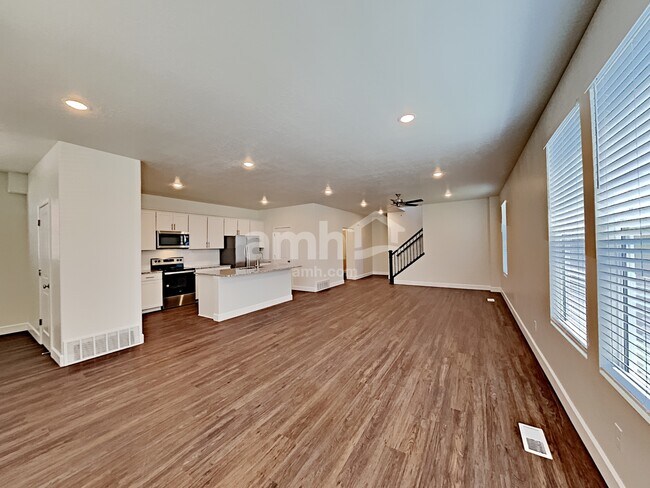Foto del edificio - 11133 Kitty Hawk Rd