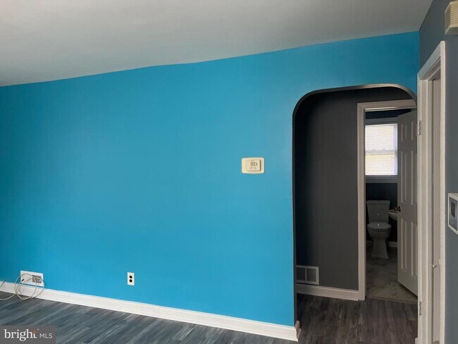 Building Photo - 7102 Fresno St