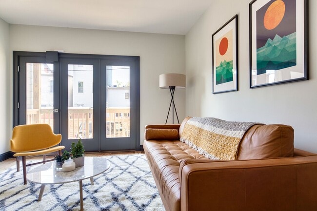 Interior Photo - Richardson