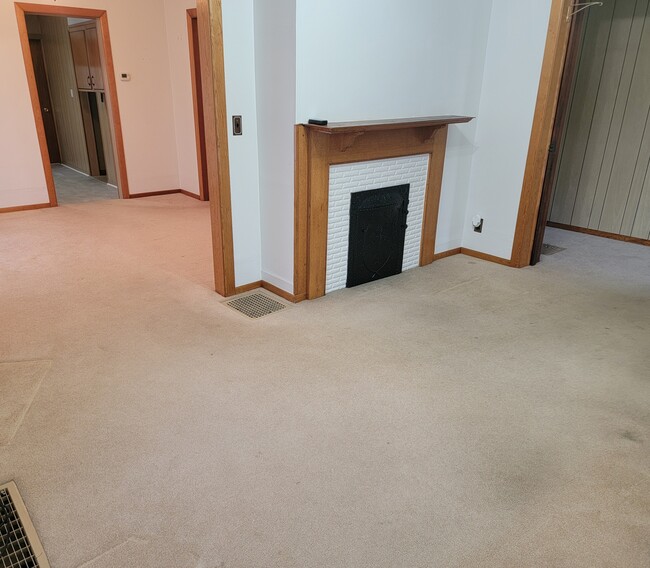 Living and dining rooms - 810 S Kalamazoo Ave