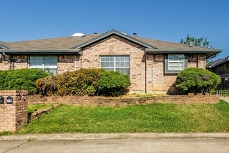 Building Photo - 6422 Valleybrooke Ct