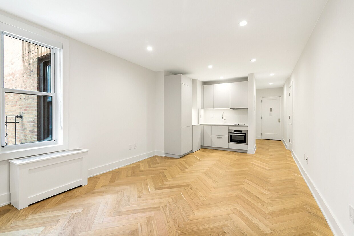 Primary Photo - 225 W 23rd St