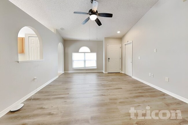 Building Photo - 6216 Calamari Pl
