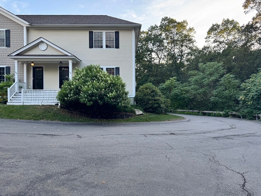 Foto principal - 60 Pyburn Rd