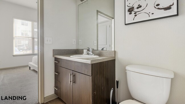 Foto del edificio - 10051 Perimeter Station Dr