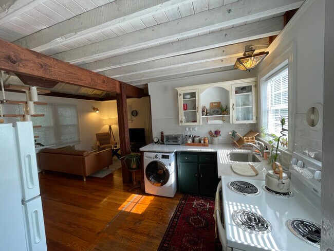 Foto del edificio - Exquisite lofted studio