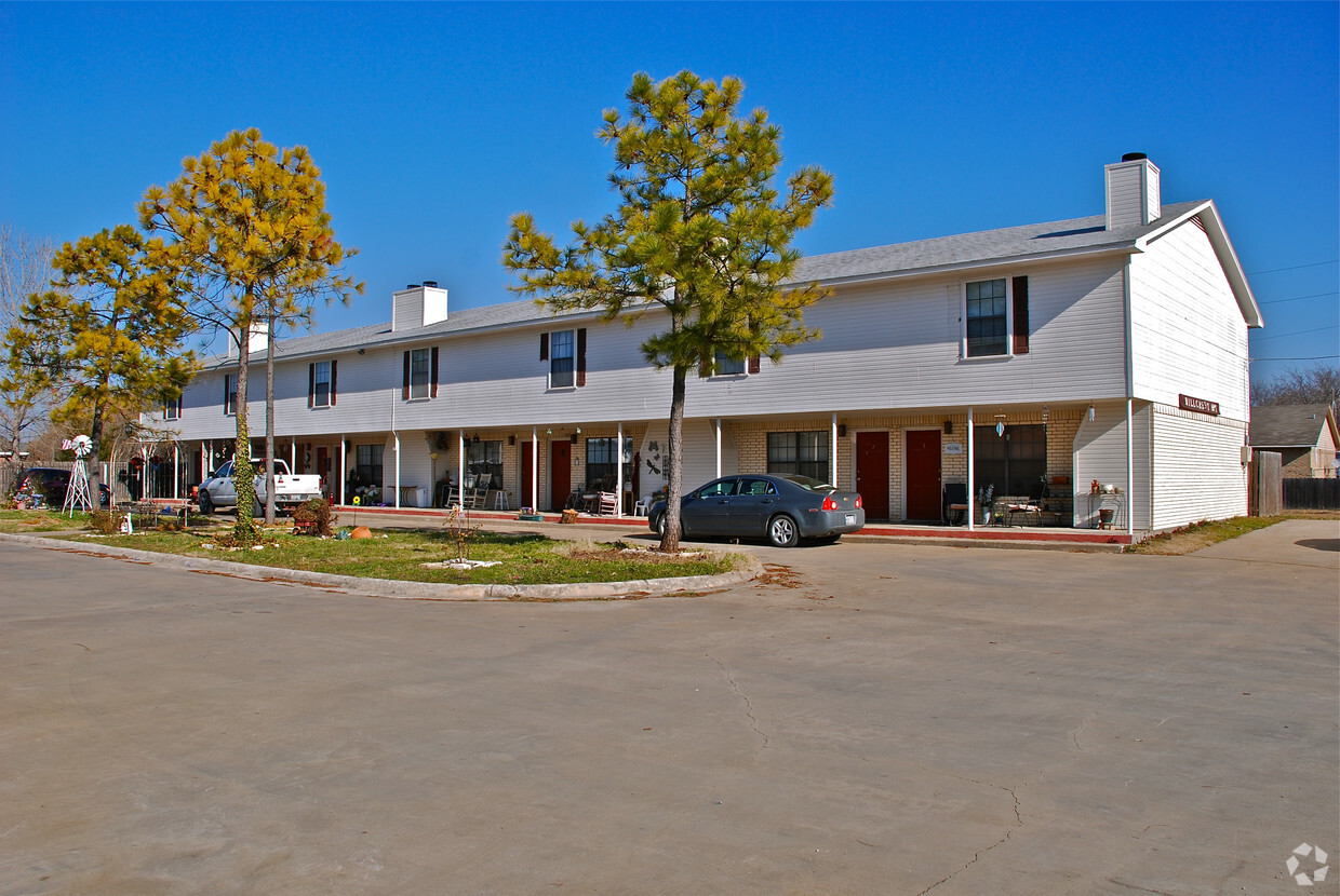 Foto principal - Hillcrest Apartments