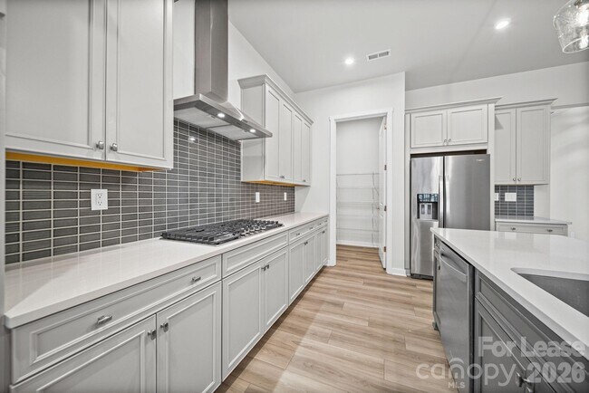 Foto del edificio - 8016 Brookbank Dr