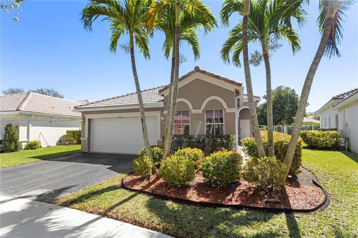 Foto principal - 4202 Sabal Ridge Cir