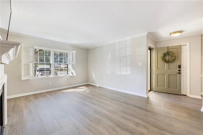 Foto del edificio - 162 Amherst Pl NW