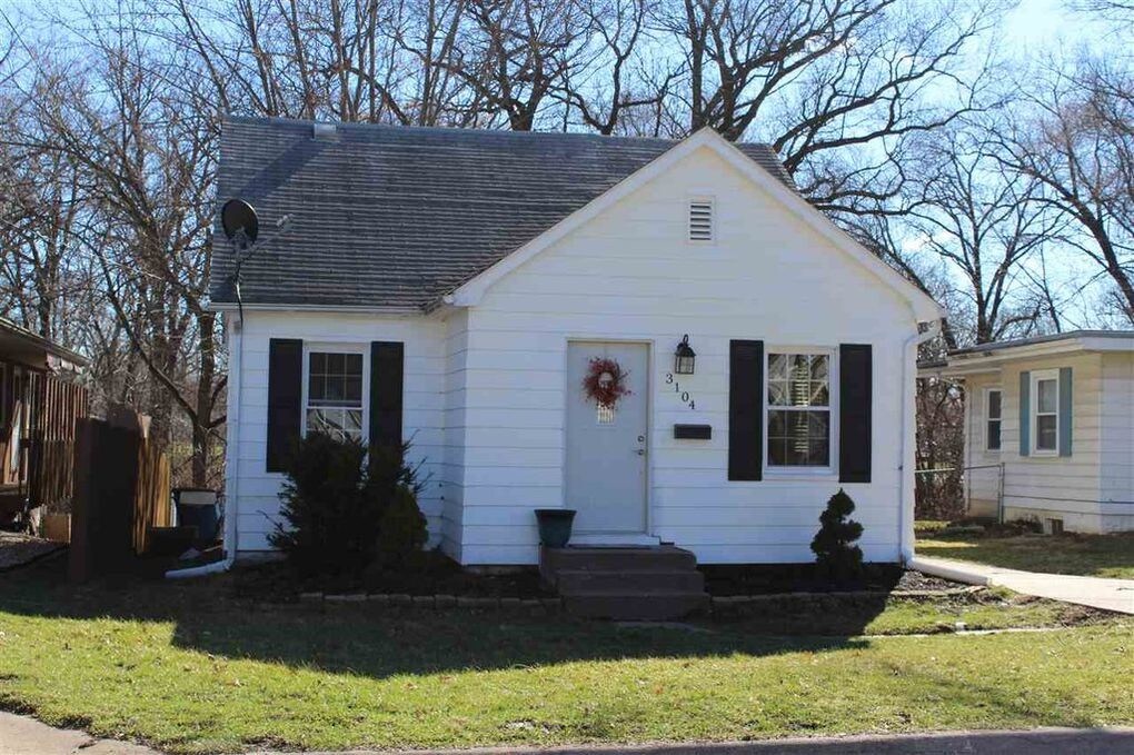 3104 4th Street A, East Moline, IL 61244 House Rental in East Moline