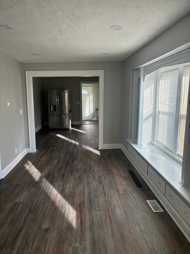 Foto del edificio - 2721 Woodbridge Ave