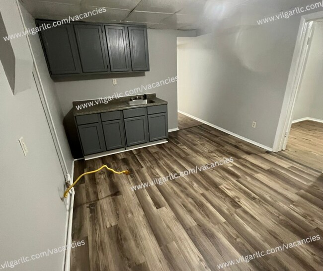 Foto del edificio - 3808 Parrish Ave