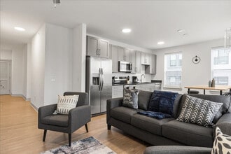 Building Photo - 2039 Woodburn Ave