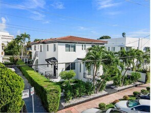 Building Photo - 813 W 39th St