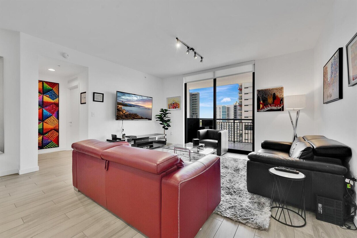Foto principal - 999 SW 1st Ave