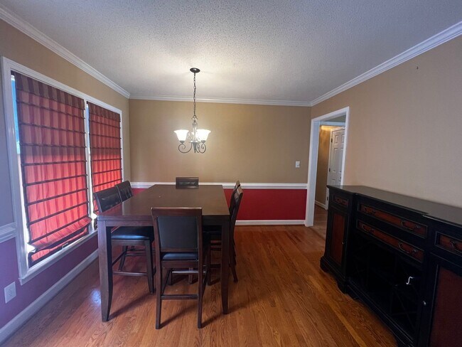 Building Photo - Three bedroom, 2 bath house in Gibsonville