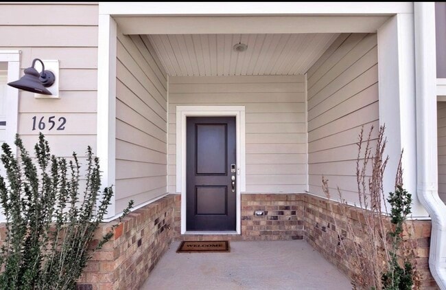 Foto del edificio - 1652 Village Grove Ln