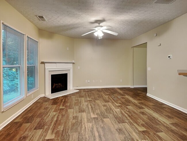 Building Photo - Your home search stops here! $1,799 OFF Rent!