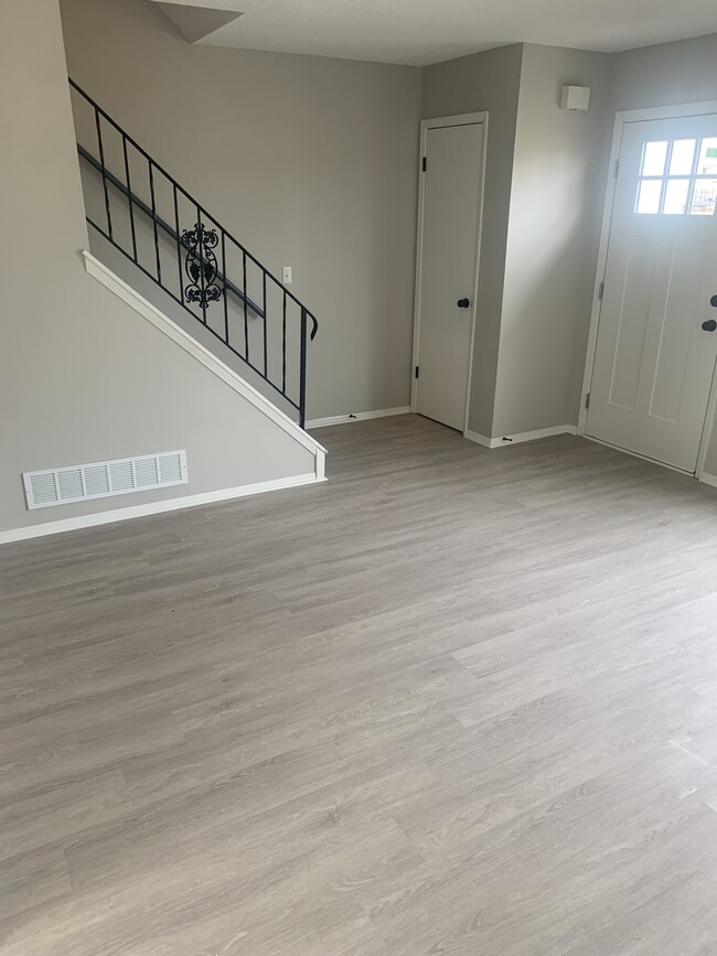 Living room - 4106 N Elsie Ave