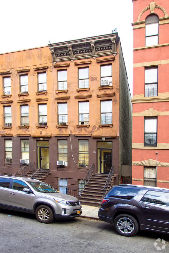 Building Photo - 103 W 128th St