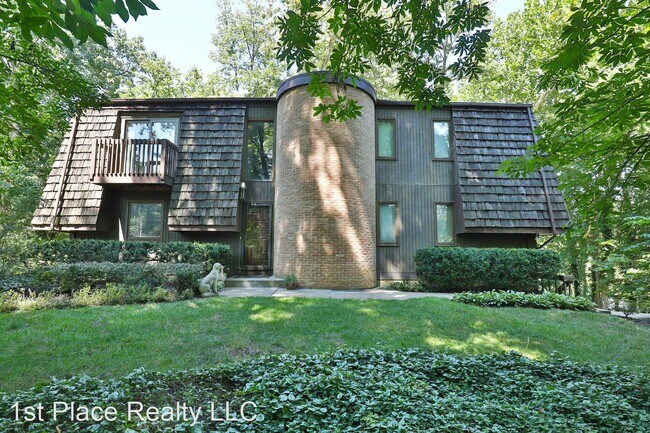 Building Photo - 4 br, 2.5 bath House - 701 Highview Dr