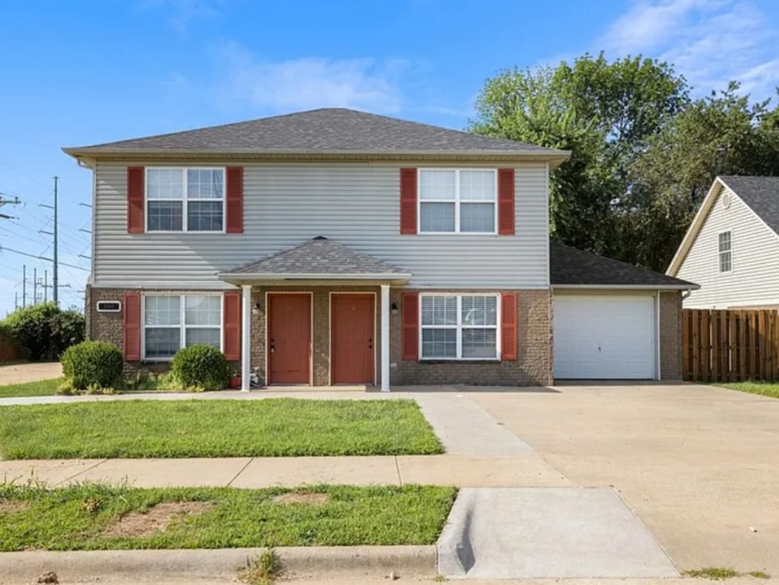 Primary Photo - 3301 SW Victoria Pl