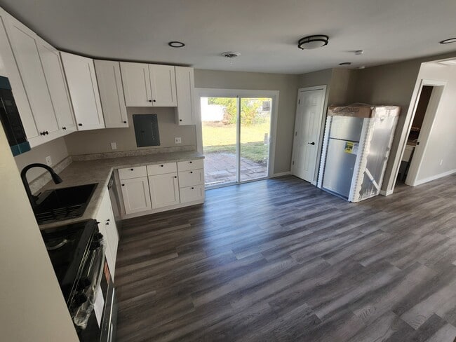 Building Photo - 314 Fremont Ave