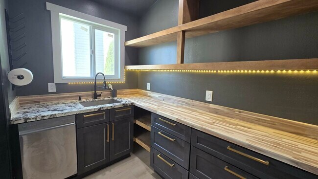 Foto del edificio - 2504 W Pine Needle Pl