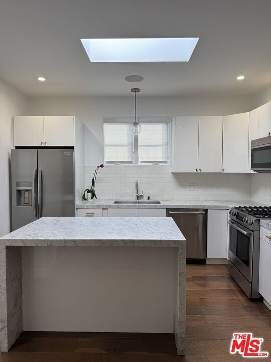 Building Photo - 1009 Palms Blvd