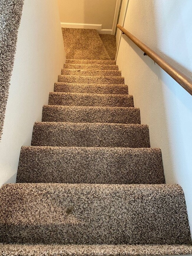 Building Photo - Lewis Ln-409