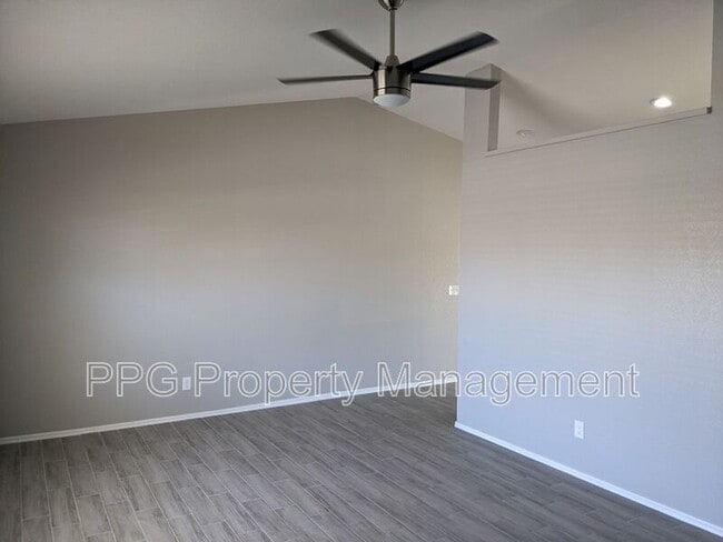 Foto del edificio - 7231 W Sierra St