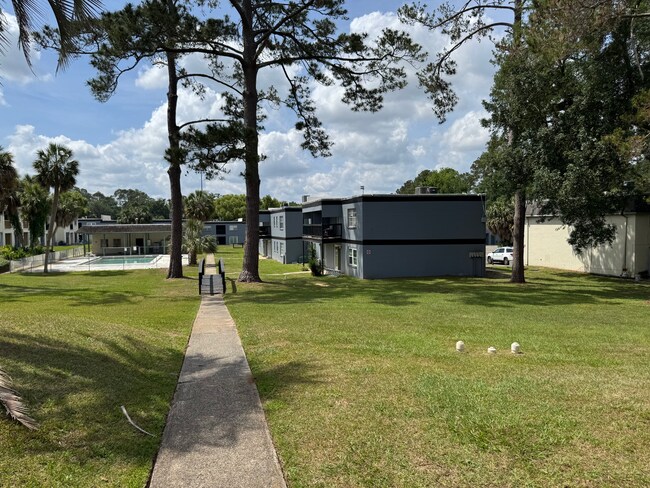 Foto del edificio - 2325 West Pensacola St 113