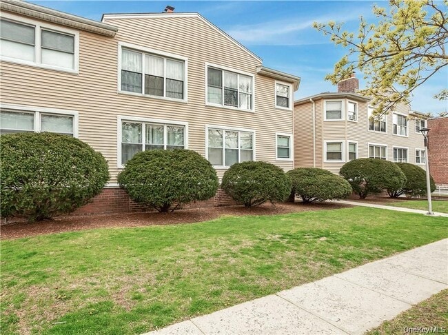 Building Photo - 15 Quinby Ave