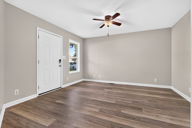 Building Photo - 837 Princeton Cir