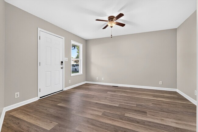 Foto del edificio - 837 Princeton Cir