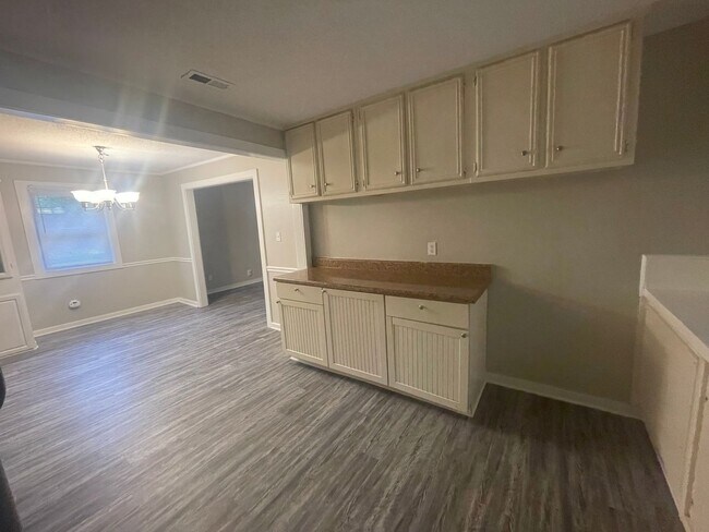 Foto del edificio - 2443 Myers St