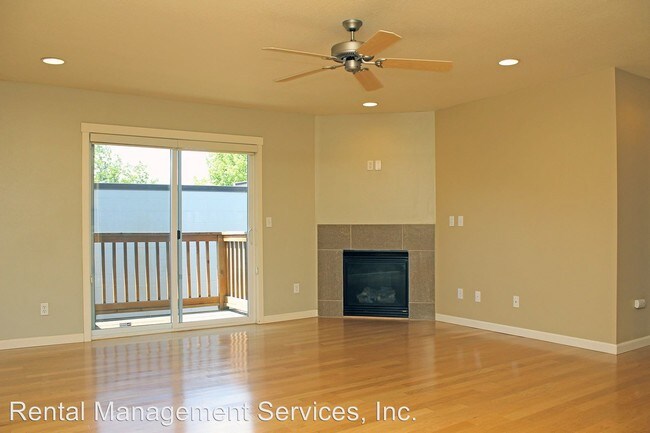 Building Photo - 3925 SW Multnomah Blvd