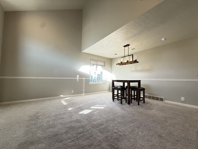Foto del edificio - 3408 S Huntington Dr