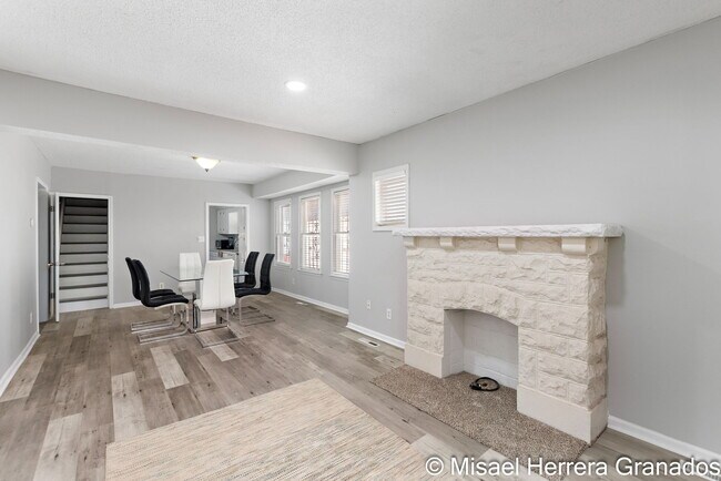Foto del edificio - 4526 Montgall Ave