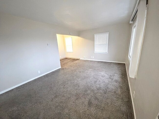 Building Photo - 5617 E Parkwater Ave