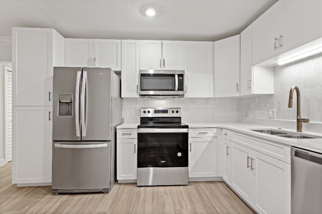 Foto del edificio - 3215 W Swann Ave
