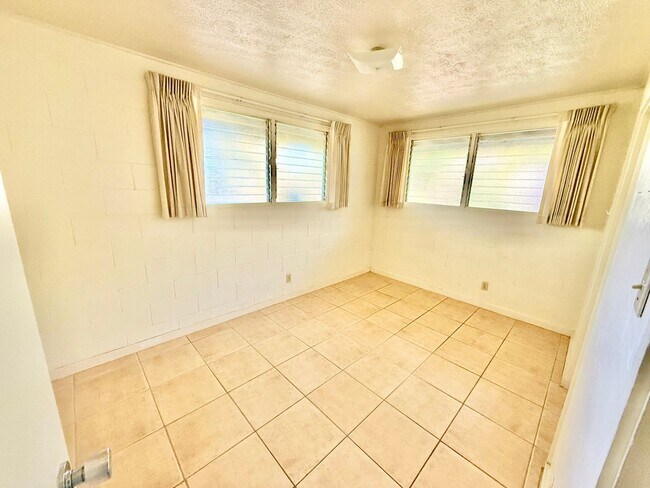 Foto del edificio - 2 Bedroom / 1 Bathroom Cottage in Pukalani for Rent!