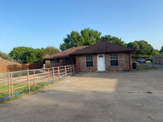 Photo - 1201 Post Oak Ln House