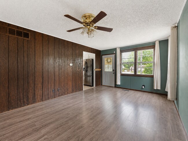 Foto del edificio - 4318 Sheffield Rd