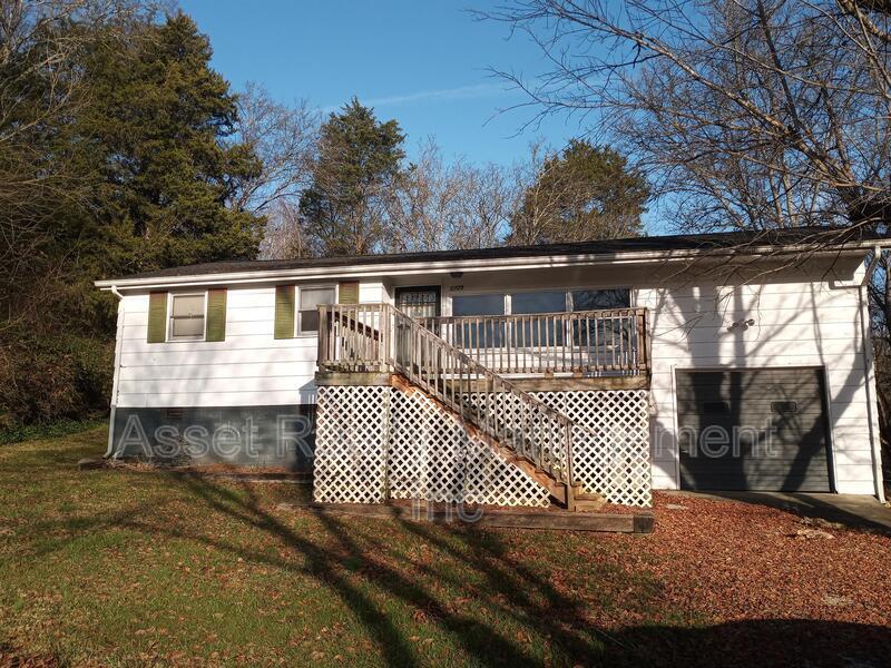 Primary Photo - 5729 Thorngrove Pike