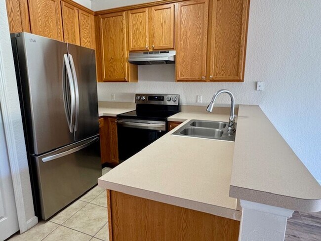 Building Photo - Peaceful 4 Bedroom 3 Full Bath Townhome In...