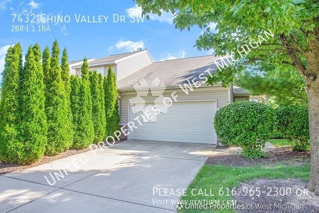 Building Photo - Available Now |  Spacious 2 Bed 1.5 Bath C...