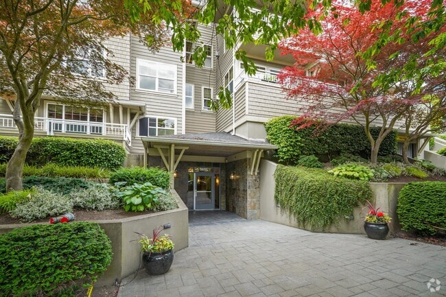 Building Photo - 1415 6th Ave N