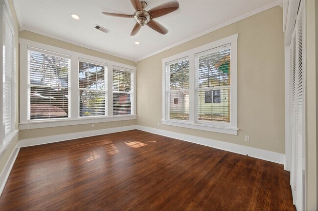 Foto del edificio - 4322 Avenue T